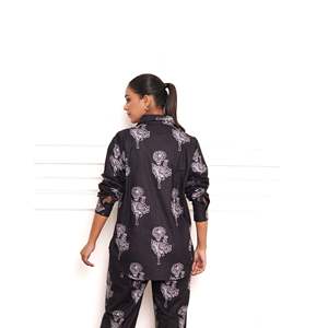 Camisa de Popelina Negra Rose Noir con Estampado Floral - Product Image 4