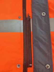   เสื้อกันฝนสะท้อนแสงน้ำหนักเบาสำหรับผู้ชาย รุ่น UH440 ป้องกันน้ำได้ดี มองเห็นได้ชัดเจน ปลอดภัย - Product Image 3