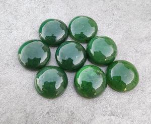 Cabochon de forme ronde en jade néphrite naturel de qualité supérieure à dos plat calibré pierres précieuses en gros tailles personnalisées disponibles à la vente - Product Image 1