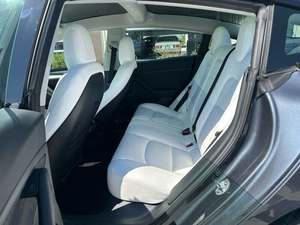 Usado 2022 Tes-la Model 3 Long Range AWD - Product Image 4
