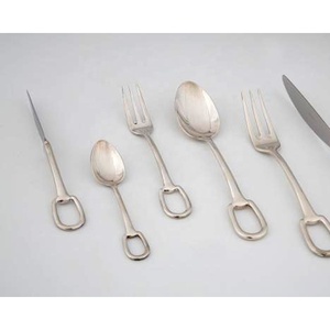 Nouveaux couverts de luxe en acier inoxydable plaqué or avec poignée en résine blanche, kit de couverts de haute qualité pour le mariage au restaurant - Product Image 6