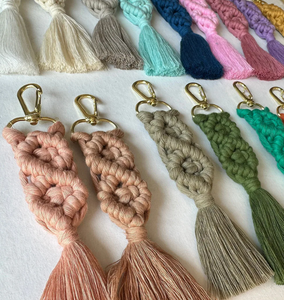 ของขวัญวันแม่ทำมืออย่างสวยงาม ของขวัญแต่งงาน พวงกุญแจมาคราเม่ทำมือ - Product Image 2