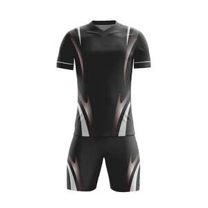 Vêtements de football pour hommes chemise et short tissu extensible lisse conçu pour le confort et les longues heures de jeu - Product Image 3