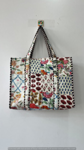 Bolso de mano acolchado bohemio blanco sostenible ecológico hecho a mano de algodón de retazos para compras en la playa - Product Image 2