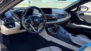 Buena oferta para BMW i8 Coupé listo para enviar - Product Image 5
