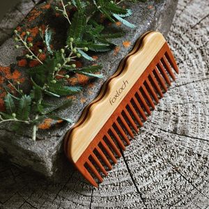 PÁRRAFO Peine de pelo con mango de madera hecho a mano para uso en salón de India Peine de madera al por mayor para uso comercial en venta en - Product Image 5