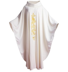 Casullas y Vestimentas para Sacerdotes Católicos al por Mayor, Diseño Bordado a Mano, Precio Bajo - Product Image 5