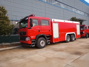 <span class=keywords><strong>Camion</strong></span> <span class=keywords><strong>de</strong></span> pompiers Sinotruk Howo 15000L pour le sauvetage d'urgence, véhicule <span class=keywords><strong>de</strong></span> lutte contre les incendies urbains - Product Image 2