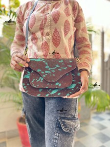 Nouvelle arrivée de cuir de fourrure métallique sac à main sac à bandoulière gitane Boho cuir véritable Vintage fait à la main Style occidental multi-usages sac à bandoulière - Product Image 4