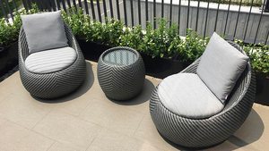 Mobilier de patio extérieur en rotin PE 3 pièces tout temps en osier Chaises rembourrées confortables pour balcon, véranda, chambre à coucher, hôtel et villa - Product Image 4