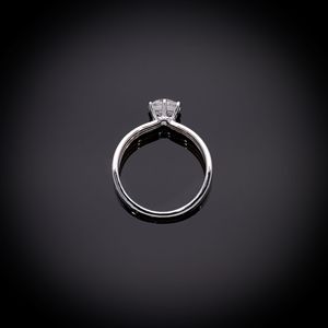 Bague en diamant solitaire 1.02 CT ronde taille brillante or rose et blanc 18 carats double ton fiançailles élégante pour les fêtes - Product Image 5