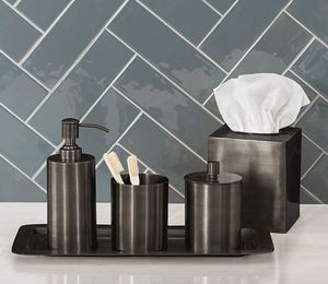 Ensemble de salle de bain en métal de finition haut de gamme pour une décoration de salle de bain sophistiquée, ajoutant une touche moderne avec une élégance métallique - Product Image 3