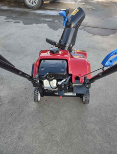 Souffleuse à neige Husqvarna ST224 212cc, moteur efficace, balayeuse à neige, origine américaine, 65 lb, garantie de 2 ans - Product Image 2