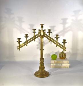Candelabro de latón Premium para ambiente espiritual y de altar de Navidad hecho a mano - Product Image 2
