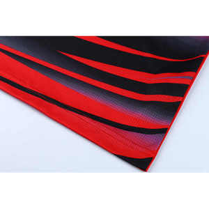 Conjunto de camiseta de fútbol de rayas blancas y rojas de alta calidad, uniforme de fútbol Unisex, dobladillo de cuello verde, pantalones cortos transpirables con cordón personalizado - Product Image 6