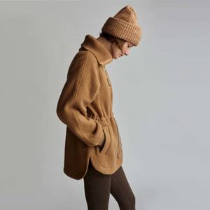 Veste en polaire Sherpa à demi-fermeture éclair pour femmes élégantes avec col haut, idéale pour le style hivernal de tous les jours - Product Image 3