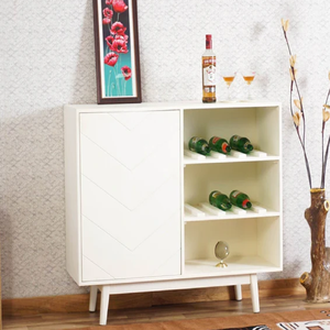 Gabinete de barra de madera independiente con acabado de nogal con ruedas Muebles económicos para el hogar para exhibición de almacenamiento en la sala de estar - Product Image 5