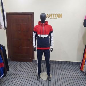 Trajes Deportivos con Capucha Unisex al por Mayor para Invierno, con Bolsillos Laterales, Ropa Deportiva de Poliéster, Traje Deportivo Personalizado Fabricado por Antom Enterprises - Product Image 1