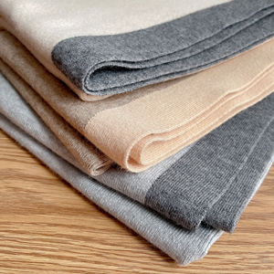 Manteau cape à franges sculptées de couleur unie tendance pour femmes Nouvelle sortie Polyvalent Traditionnel Polyester Écharpe multifonction - Product Image 5