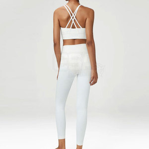 ชุดโยคะผู้หญิงสวมใส่สบาย ผลิตจากผ้าระบายอากาศได้ดี ยืดหยุ่นกระชับ เหมาะสำหรับการฝึกโยคะทุกวัน - Product Image 2