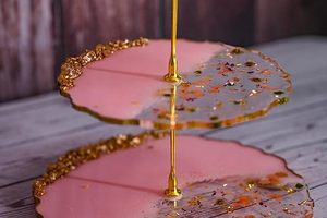 Soporte de pastel de base de resina más vendido con servidor de acero inoxidable, regalo elegante multicolor para fiestas de cumpleaños, bodas y eventos - Product Image 2