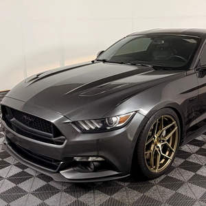 Ford Mustang GT Coupé Premium USADO de 2016 - Product Image 1