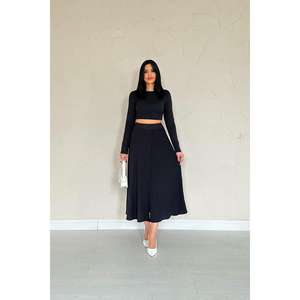 Conjunto de Blusa y Falda de Pana Negra para Mujer al por Mayor - Product Image 4