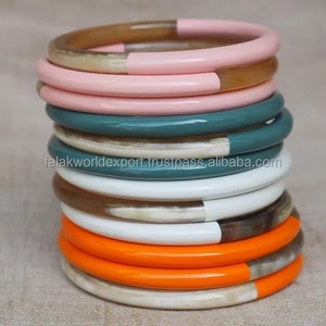 Brazalete redondo de estilo animal de cuerno de búfalo pulido tallado a mano, joyería para mujer de Falak World Export - Product Image 3