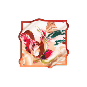 Pañuelo Cuadrado de Seda Crepé Satinado con Estampado Digital de 90x90 cm - Product Image 1
