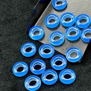 หินคาลเซโดนีสีน้ำเงินธรรมชาติ รูปโดนัท ขนาด 12 มม. หินบำบัด - Product Image 2