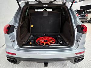 Cayenne Turbo 2015, V8 Twin-Turbo de 520 hp, Tracción en las Cuatro Ruedas, Sin Modificar - Product Image 5