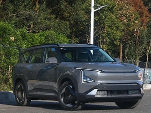 Toit ouvrant métallique automatique EV5 2024, sièges en cuir, batterie au lithium, fonctionnalités premium - Product Image 2