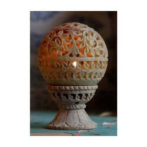 Base de Vela Decorativa para el Hogar, Tallada en Piedra de Savia Natural de Lujo, Hecha a Mano por VAISHNAVI HANDICRAFTS GATEWAY, para Uso Religioso, 2024 - Product Image 1