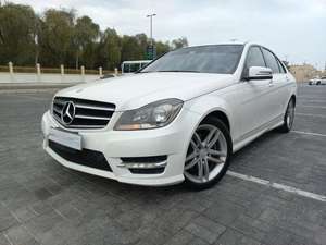 M C250 d'occasion 2023, conduite à gauche, automatique, sièges en cuir, pneus R18, barres de toit en alliage d'aluminium, intérieur foncé, régulateur de vitesse adaptatif (ACC) - Product Image 2