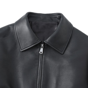 Chaqueta Corta de Motociclista para Mujer, Venta Caliente de Invierno, Chaqueta de Cuero de Oveja Genuino con Cierre y Solapa, al por Mayor OEM - Product Image 5