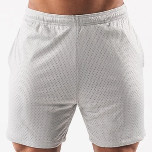 Pantalones Cortos de Malla para Hombre en Oferta, Pantalones Cortos Deportivos Transpirables de Malla Blanca Sólida con Cintura Elástica - Product Image 1