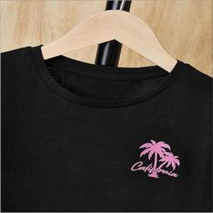 Conjunto de camiseta gráfica de manga corta con lavado ácido de algodón transpirable de verano con estampado personalizado para hombre, pantalones cortos a juego, traje de dos piezas - Product Image 3