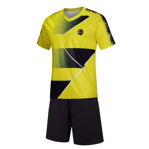 Uniforme de Fútbol de Alta Calidad, Ligero y Transpirable, Diseño y Logotipo Personalizados, Hecho en Pakistán, Servicio OEM - Product Image 1
