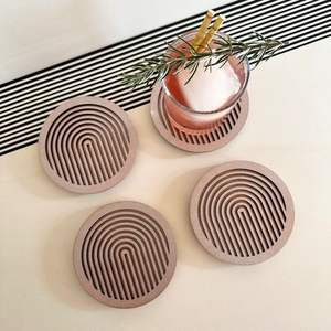 Juego de Posavasos Minimalistas de Aluminio Pulido con Bordes Ultra Suaves para Mesas Modernas, Venta al por Mayor - Product Image 3