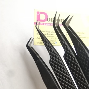 Pince à épiler d'extension de cils à pointe en fibre de plasma noire, pince à épiler à volume de poignée en diamant noir mat, pince à épiler à logo personnalisé - Product Image 1