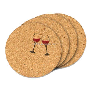 Ensemble de dessous-de-verre en bois magnifiques, construits avec une texture lisse et polie, parfaits pour maintenir les dessus de table propres au quotidien. - Product Image 3