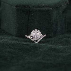 แหวนหมั้นเพชรแบบตัดกลม14KT ทองคำที่ผ่านการรับรอง IGI ได้รับการรับรองจากห้องปฏิบัติการของขวัญที่สมบูรณ์แบบของเธอสำหรับวันเกิด - Product Image 1