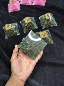 Pirámide de Orgón de Jade Verde Natural, Generador de Energía de Cristal, Bobina de Cobre Hecha a Mano, Reiki, Meditación, Sanación de Chakras, Decoración Feng Shui - Product Image 3