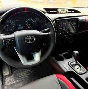 Limpia 2020 T o y o t a H i l u x G R En Excelente Estado - Product Image 2