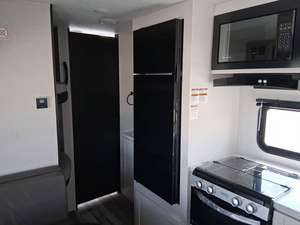 Nueva Autocaravana Jayco Jay F-l-i-g-h-t S-l-x 260BH 2026, Personalizada, de Aluminio, para Viajes al Aire Libre - Product Image 2