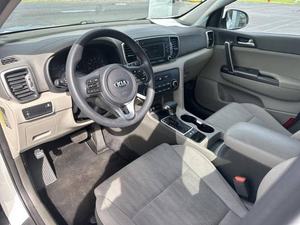 Usado 2017 KIA SORENTOO - Product Image 2