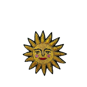 Parches bordados de hilo dorado con alambre de lingotes, hechos a mano, personalizados OEM, insignias de lujo 3D, pin de color sólido, distintivos para blazer, gorras y logotipos. - Product Image 3