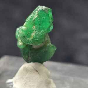 Especímen de Esmeralda Natural Swat de 5.85 Gramos, Cristal de Berilo Verde de 22.92x15.95mm, Piedra Preciosa Suelta de Origen Pakistaní, Piedra Preciosa Brillante - Product Image 5