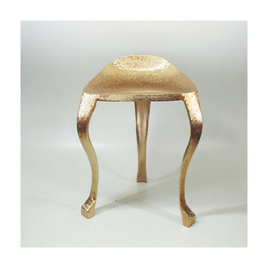 Table basse et tabouret en aluminium coulé moderne de luxe 2025 Design élégant et durable pour décor d'hôtel, de centre de villégiature et de salon VIP - Product Image 1