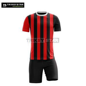 Ensemble uniforme de football pour hommes personnalisé OEM Design Sportswear Maillot et short de football personnalisés Séchage rapide Respirant et léger - Product Image 1